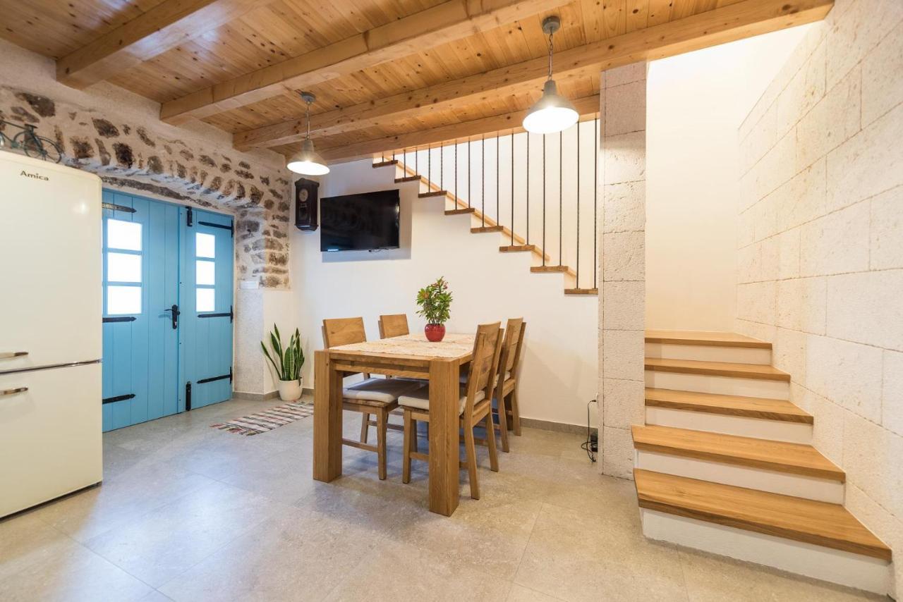 Holiday Home Lipa Nasa Nevidane Экстерьер фото