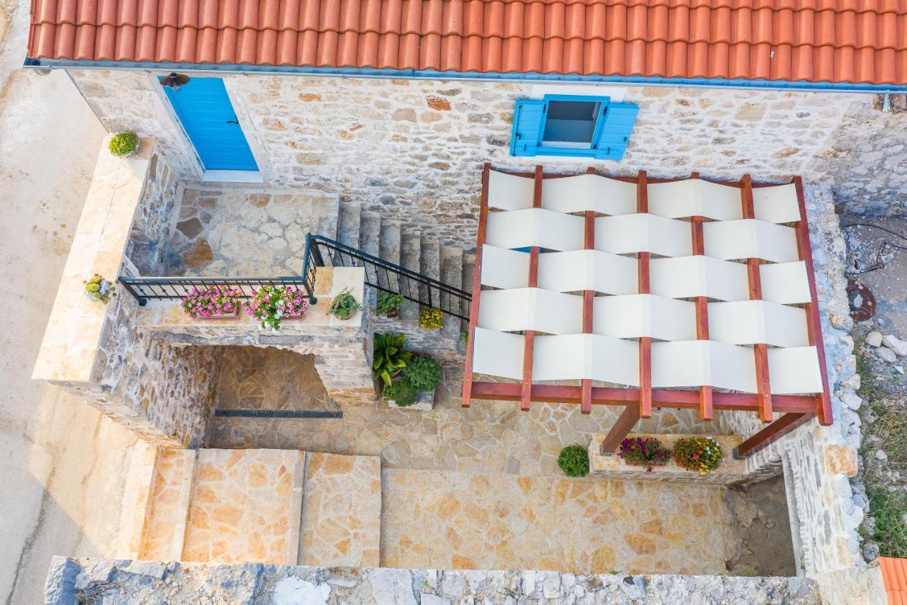 Holiday Home Lipa Nasa Nevidane Экстерьер фото