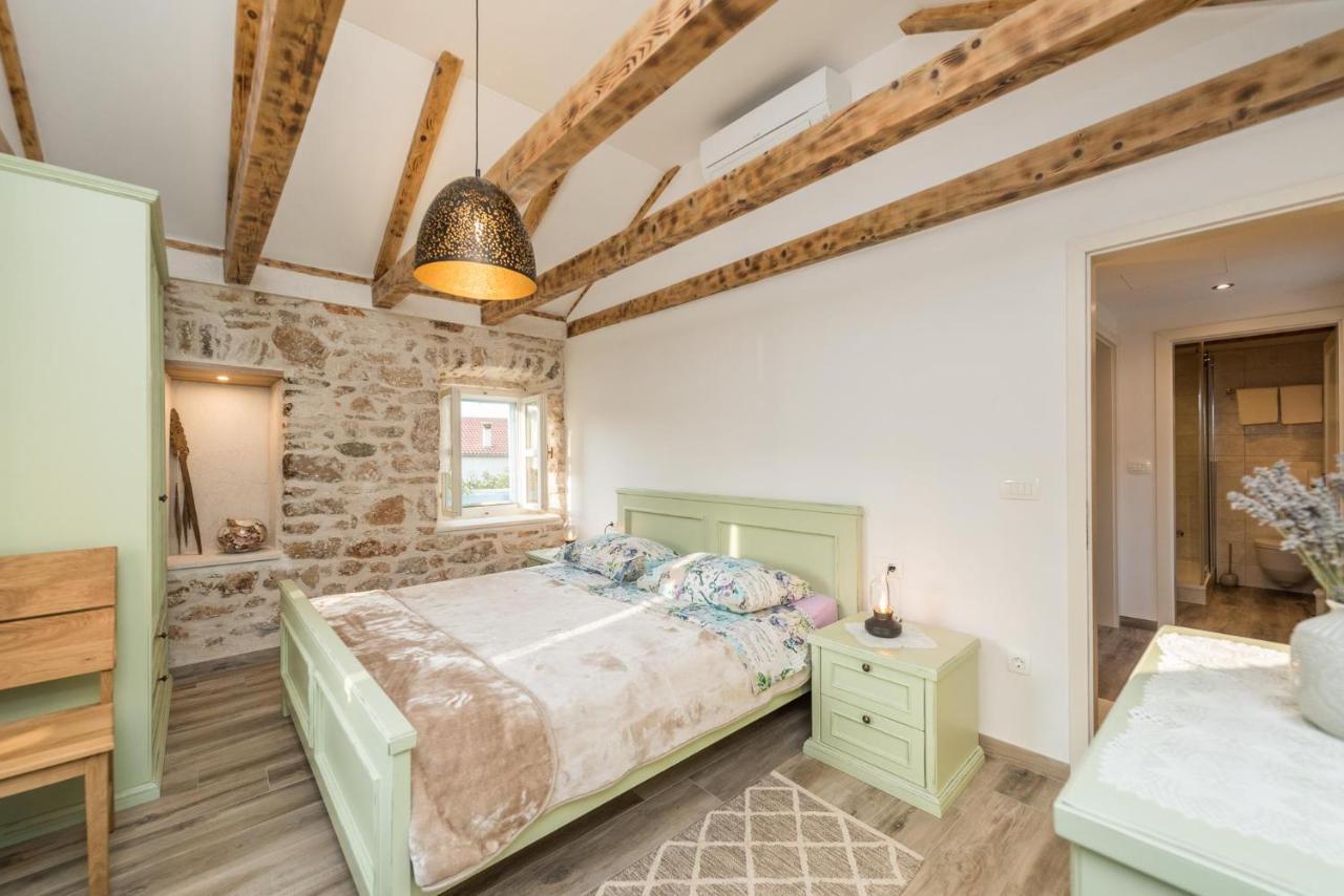 Holiday Home Lipa Nasa Nevidane Экстерьер фото