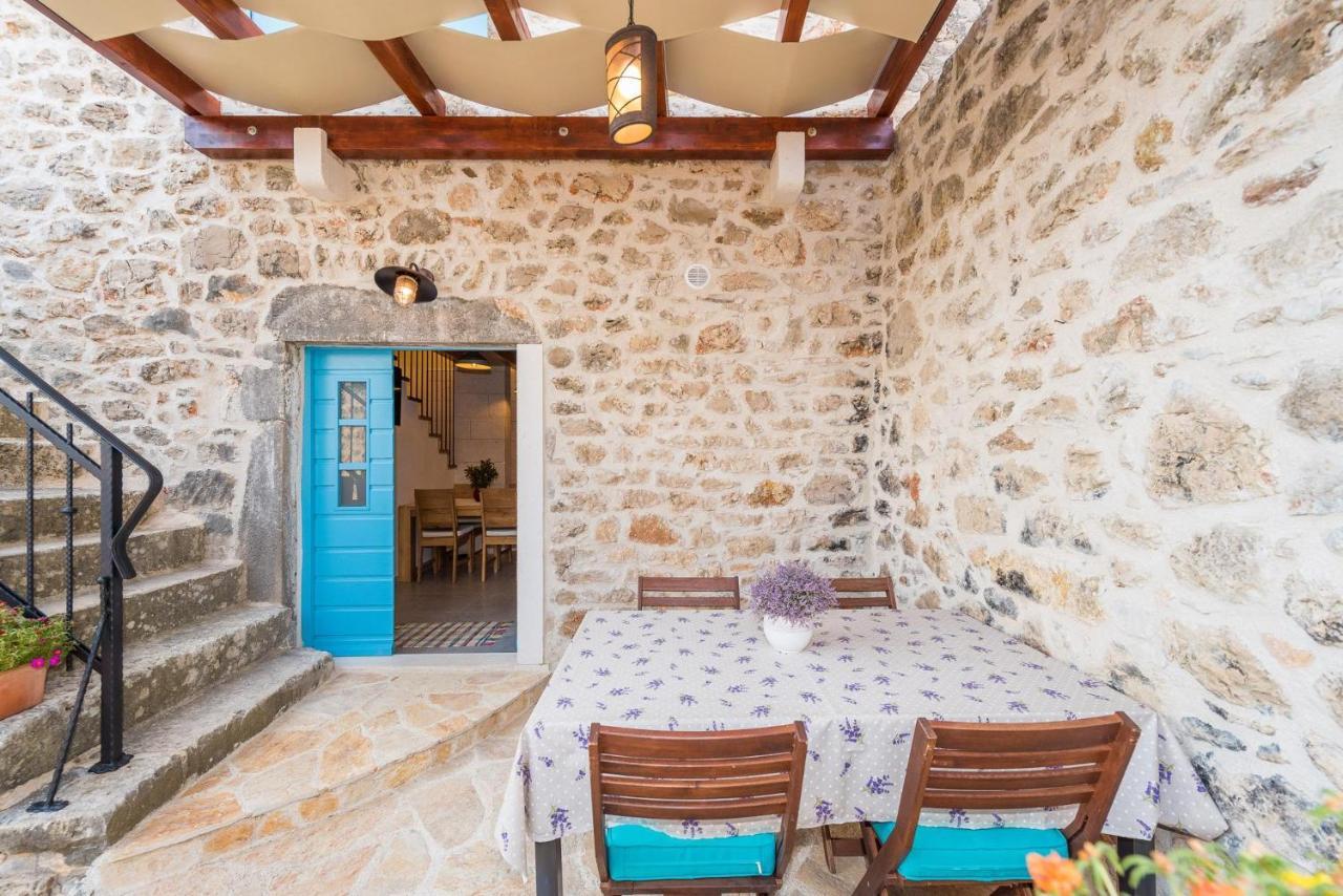 Holiday Home Lipa Nasa Nevidane Экстерьер фото