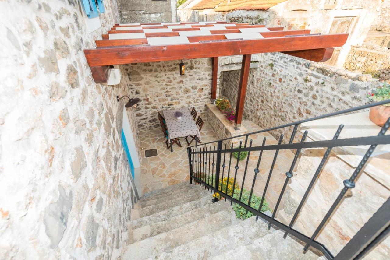Holiday Home Lipa Nasa Nevidane Экстерьер фото
